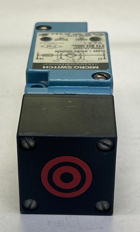 Used HONEYWELL MICROSWITCH,LYT01C-2S,PROXIMITY SWITCH 2.7A 120V