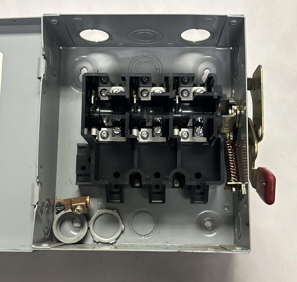 Used SIEMENS,GNF321,SAFETY SWITCH 30AMP 3P 240V