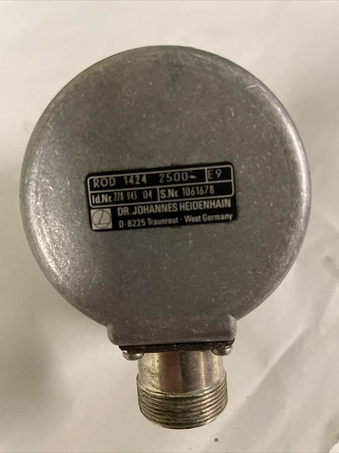 Used HEIDENHAIN ROD,1424-2500,ENCODER 228-943-04