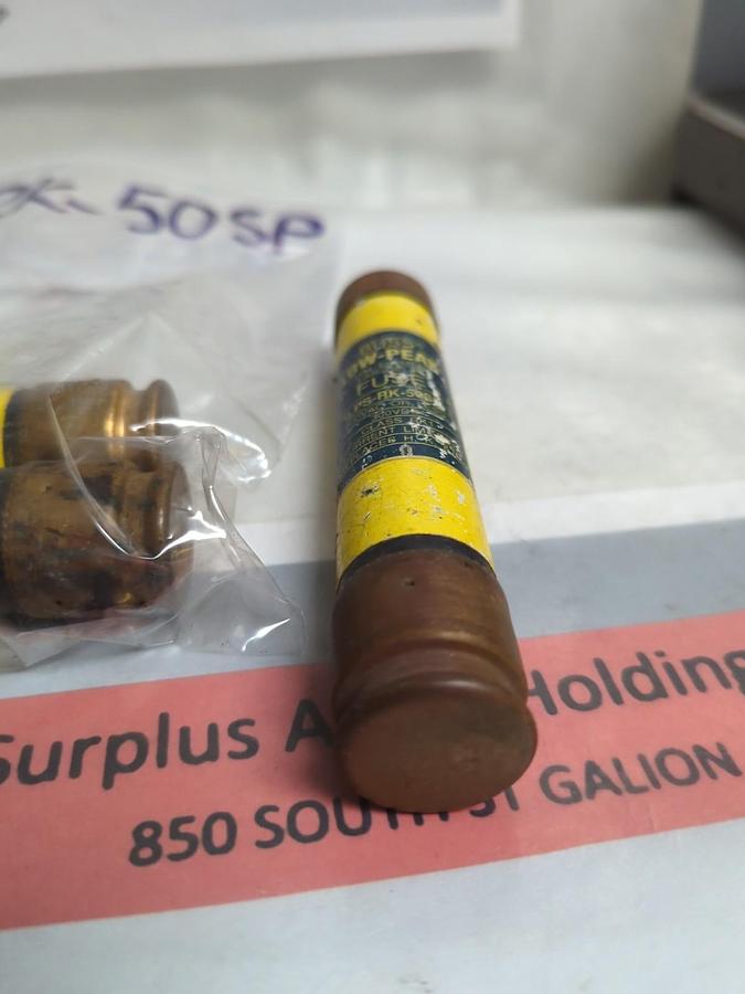 Used COOPER BUSSMANN,LPS-RK-50SP,LOW-PEAK FUSE 50 AMP LOT OF 3 PRE-OWNED