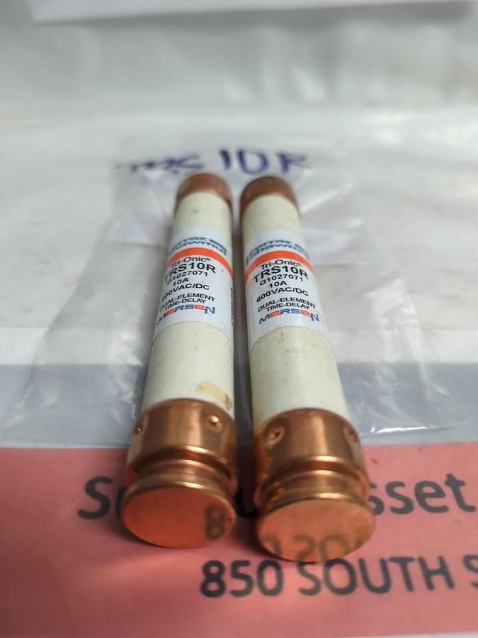 Used FERRAZ SHAWMUT,TRS-10R,CURRENT LIMITING 10 AMP FUSE LOT OF 2 PRE-OWNED