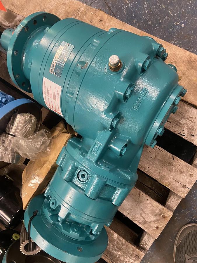 Used BREVINI,B0012591,PLANETARY GEAR REDUCER EC3045 RATIO 463.6