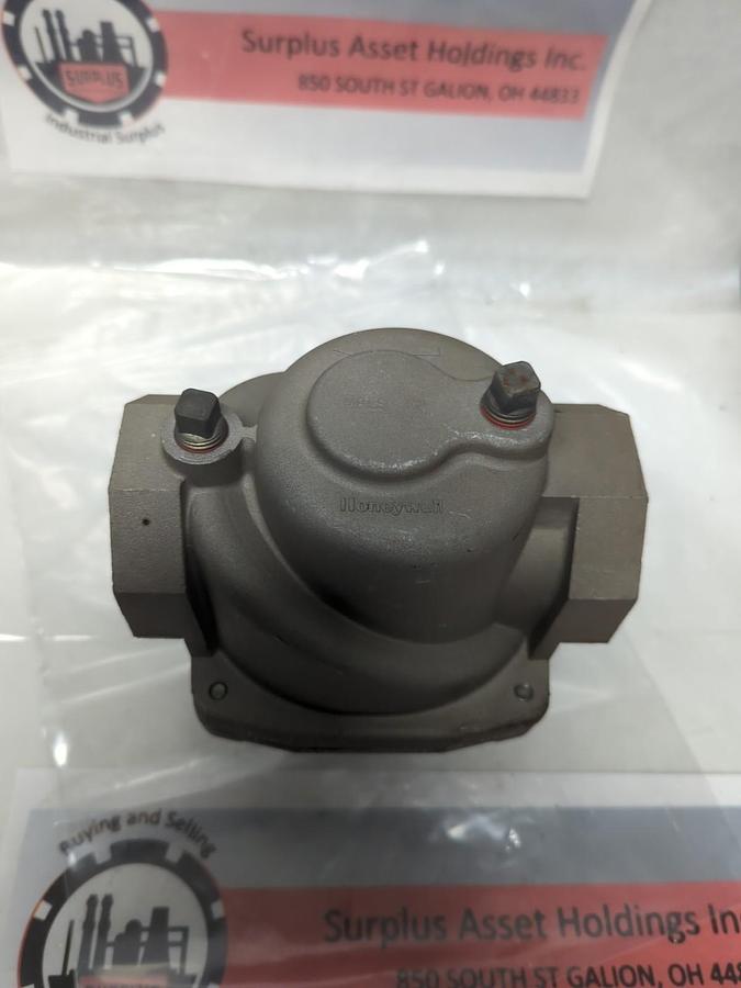 Used HONEYWELL,V5055A 1343,SAFETY INDUSTRIAL GAS VALVE 3/4 INCH PRE-OWNED