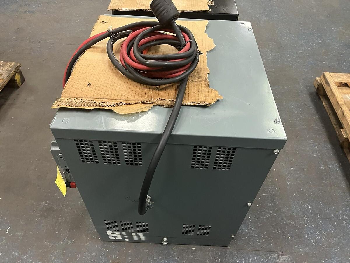 Used BATTERY-MATE,510H3-12C,FORKLIFT BATTERY CHARGER 24VDC 12 CELL 208/240/480V 3PH