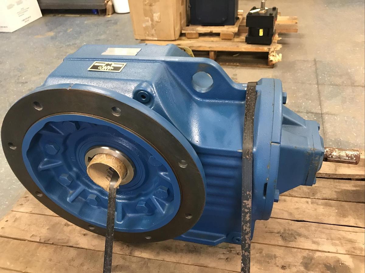 Used SEW EuroDrive,KAF107AD4/ZR,Speed Gear Reducer Ratio 82.61 Refurbished