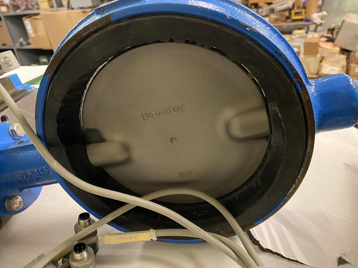 Used VALBIA,DN100,PNEUMATIC ACTUATOR WITH PN16 6 INCH BUTTERFLY VALVE