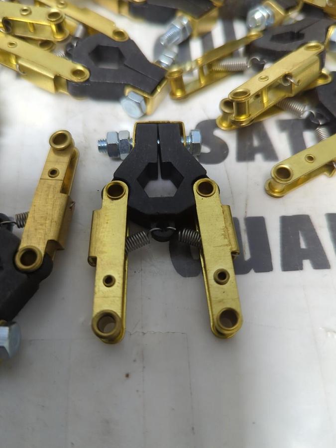 SACMI USA GROUP,8JJA09144D0000,CARBON BRUSH GRIPPER LOT OF 31 NOS