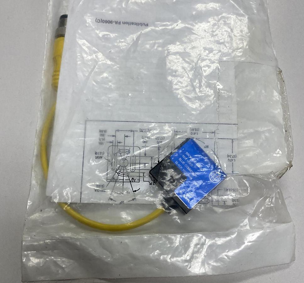 ALLEN BRADLEY,42SMU-7601-QD,SER A MINI PHOTOELECTIC SENSOR NEW