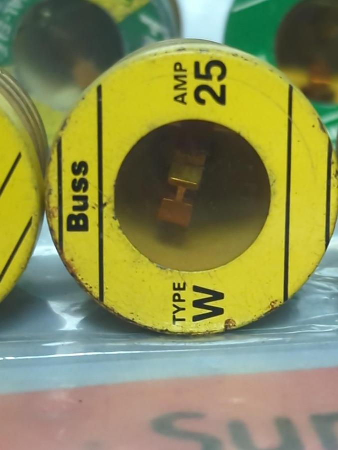 Used BUSSMANN,25 AMP,SCREW IN FUSE 25 AMP LOT OF 5 PRE-OWNED