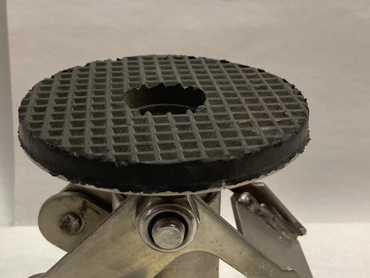 Unbranded,05LF0580,Floor Lock 5 Inch Height 4.5 x 4 Base