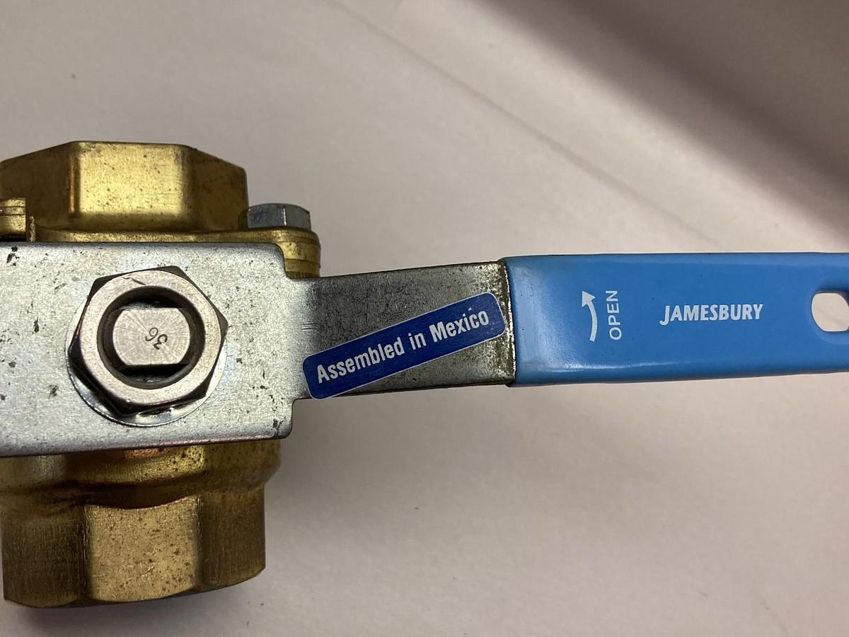 Used Jamesbury,1-1/2-21-1136TTC0,Two-Way Ball Valve 1-1/2 Inch Bore 400CWP