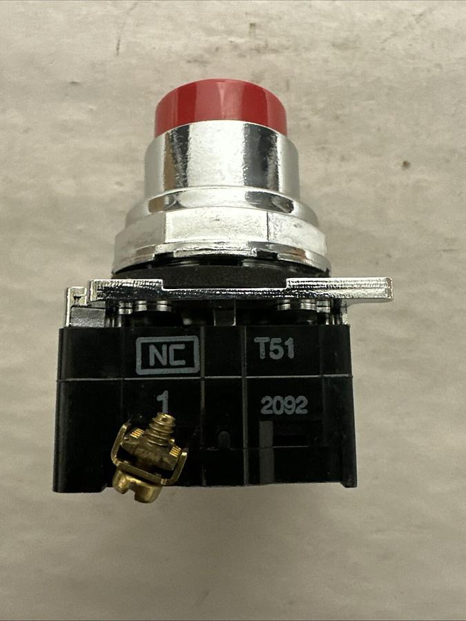 Cutler Hammer,NCT51,Red Push Button