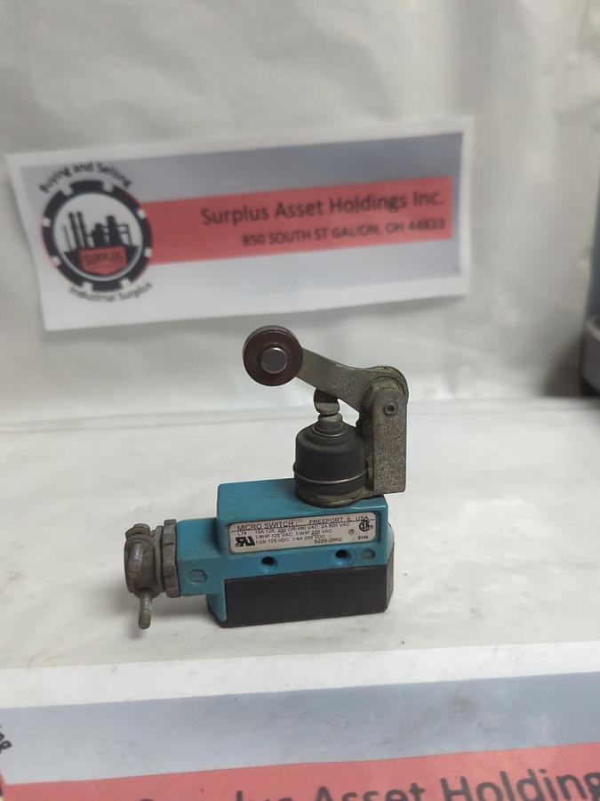 Used MICRO SWITCH,BZE6-2RN2,LIMIT SWITCH PRE-OWNED