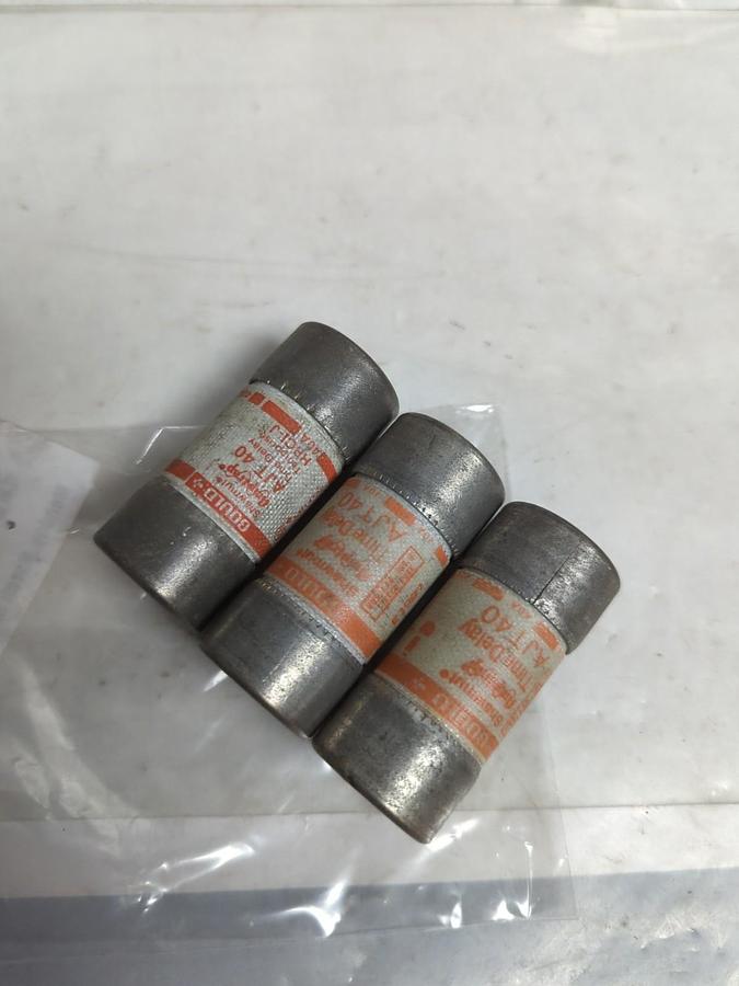 Used GOULD SHAWMUT,AJT 40,AMP-TRAP 40 AMP FUSE LOT OF 3 PRE-OWNED