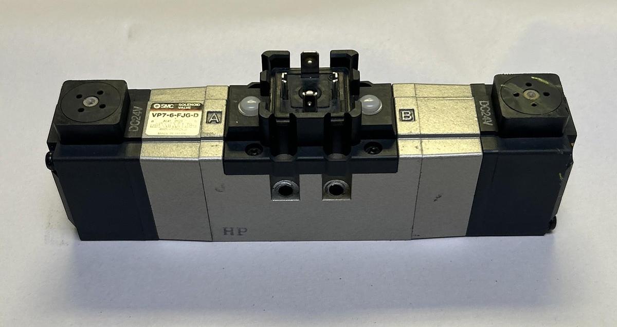 Used SMC,VP7-6-FJG-D,SOLENOID VALVE