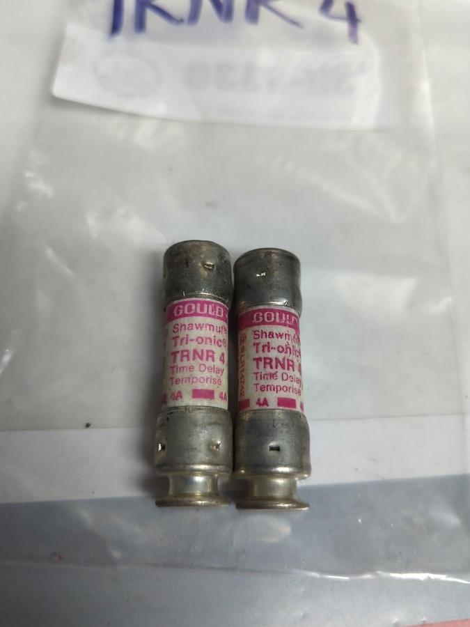 Used GOULD SHAWMUT,TRN-R4,TRI-ONIC 4 AMP FUSE LOT OF 2 PRE-OWNED