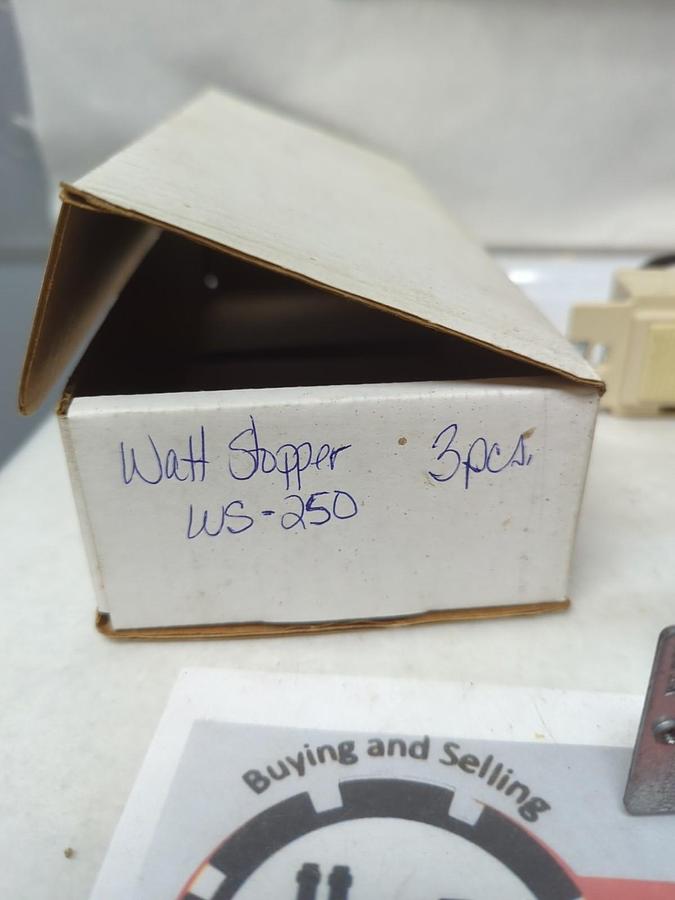 Used WATT STOPPER,WS-250,PIR WALL SWITCH OCCUPANCY SENSOR 120VAC 800W  LOT OF 3 USED