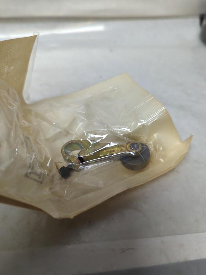 SQUARE D,9007 MA11,ROLLER ARM NOS