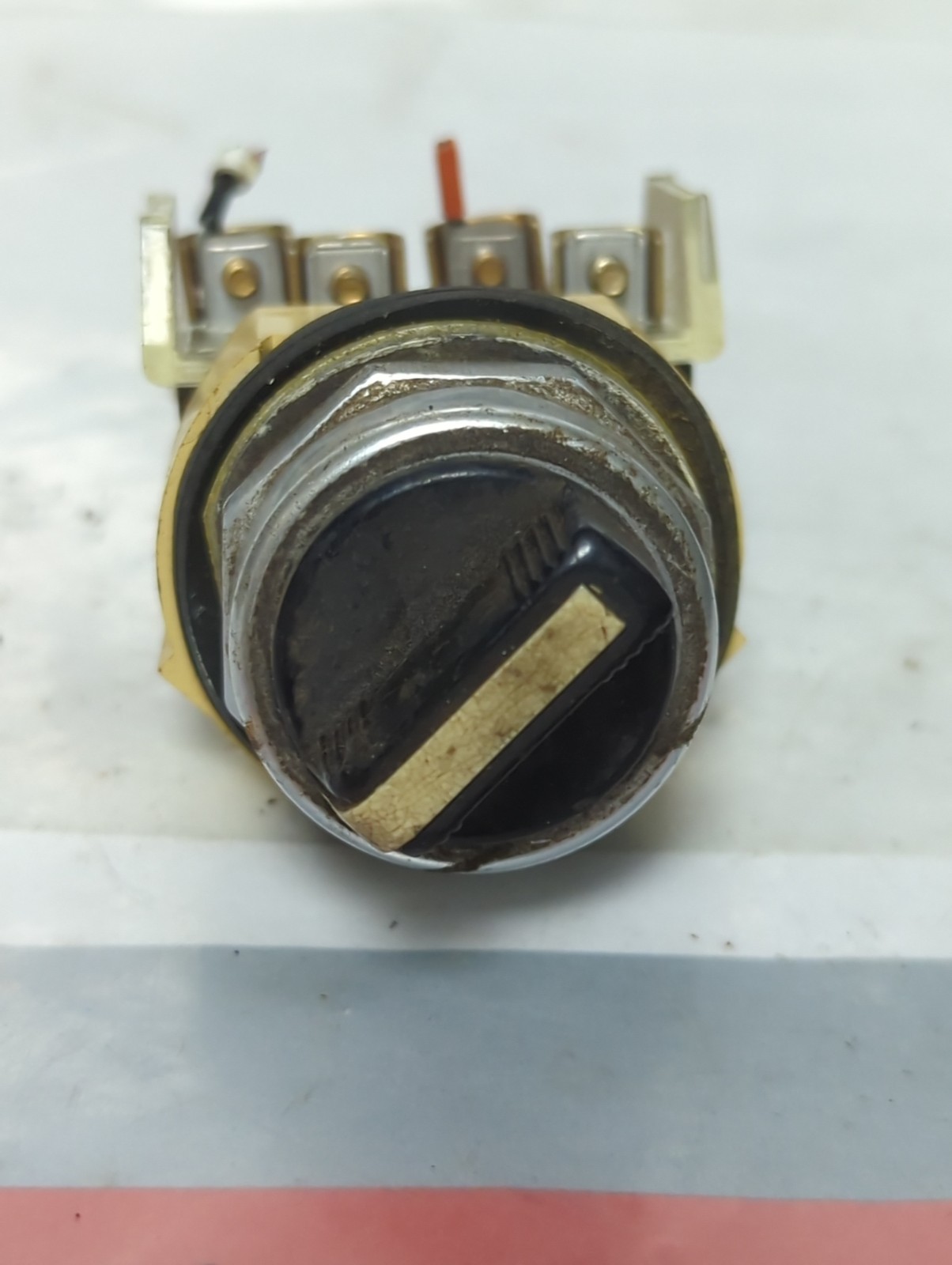 Used ALLEN BRADLEY,800T-H2,SERIES N SELECTOR SWITCH PRE-OWNED