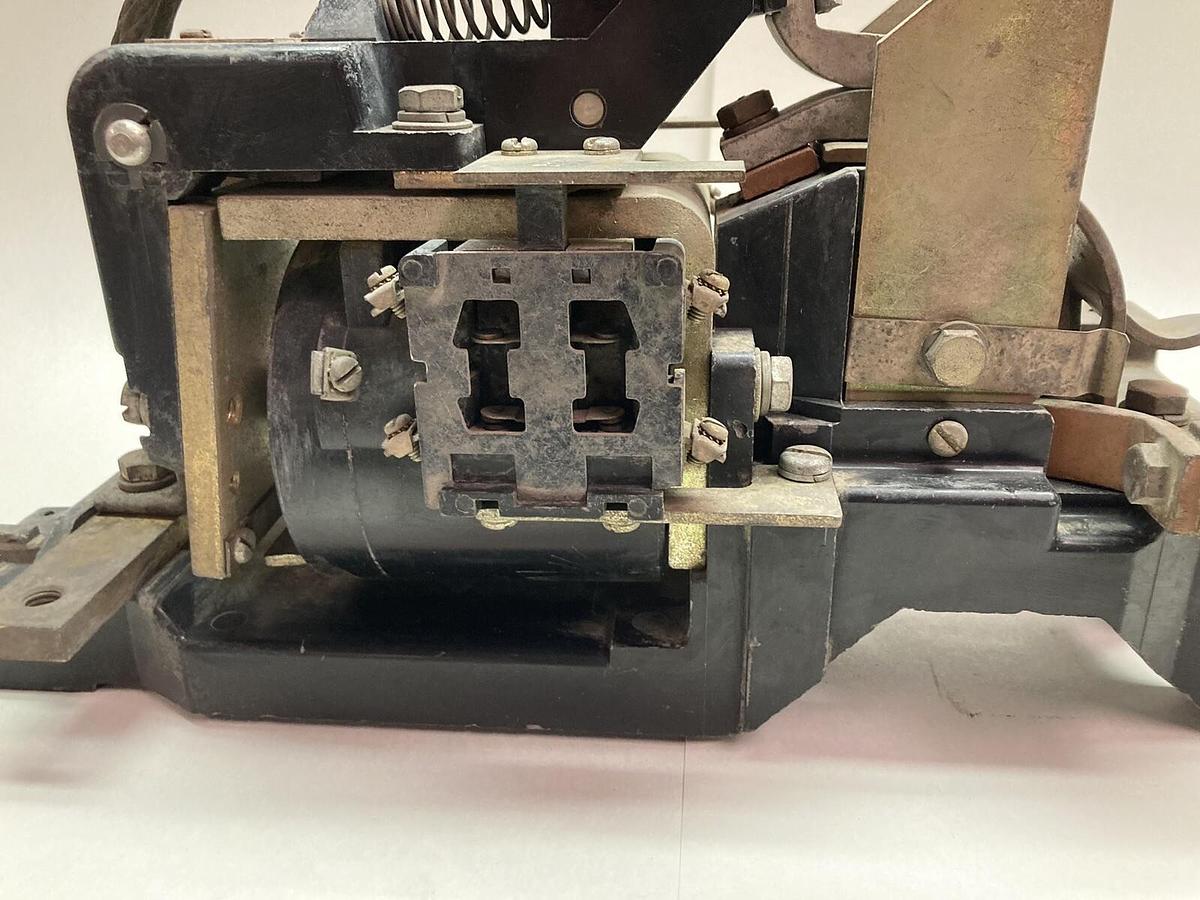 Used Square D,Class 7004 Type HGO-3,D.C. Contactor