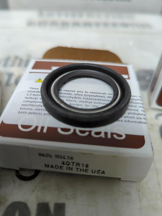 PARKER,4QTR18 9625 H5L16,CLIPPER OIL SEAL LOT OF 3 NOS