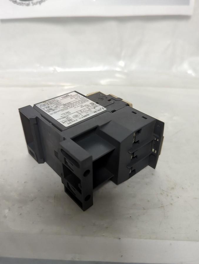 Used TELEMECANIQUE,LRD12/LASD7B106,RELAY/TERMINAL BLOCK PRE-OWNED