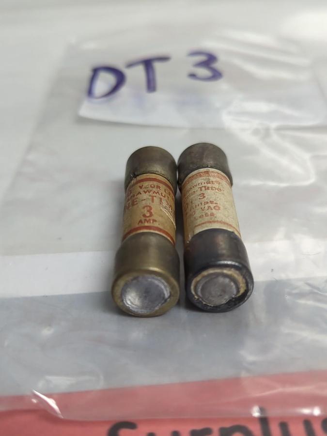 Used GOULD SHAWMUT,OT3,ONE TIME 3 AMP FUSE LOT OF 2 PRE-OWNED