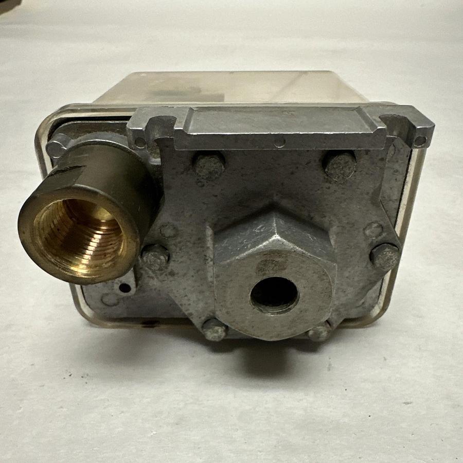 Used Westinghouse,FF 444-V2 DAF,Pressure Switch