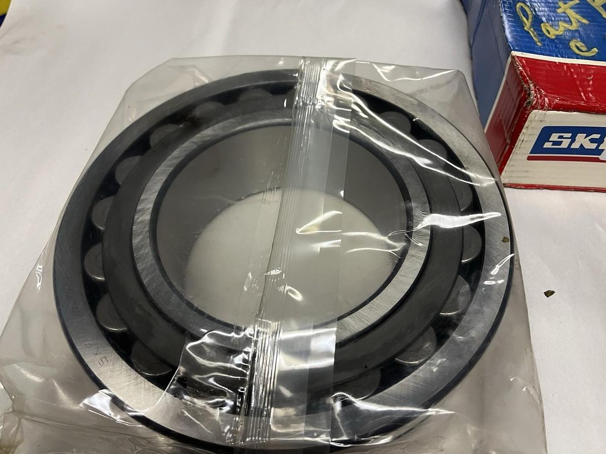 SKF,22230 CC/W33,SPHERICAL ROLLER BEARING 150MM BORE NOS