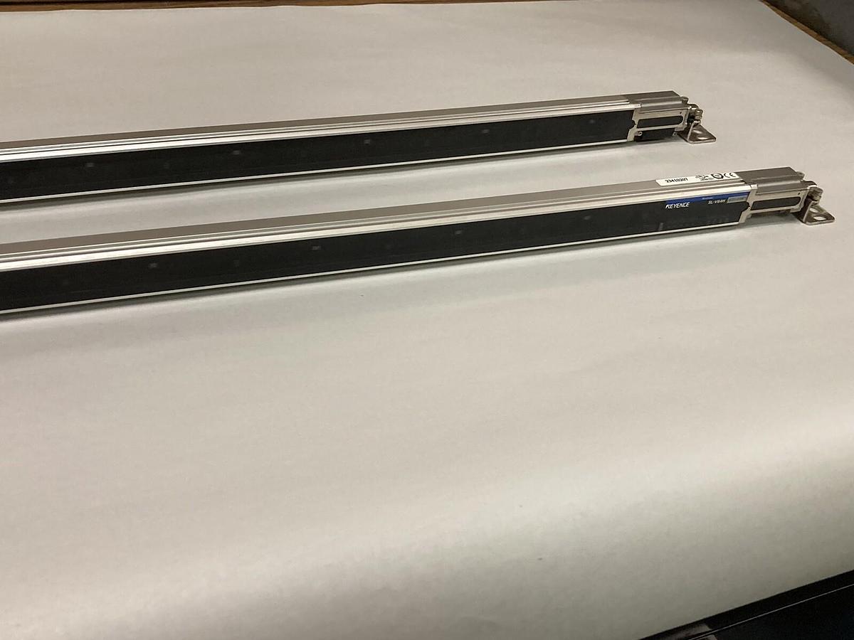 Used Keyence Sensor,SL-V64H,Light Curtain Transmitter with Receiver 1260MM 24V