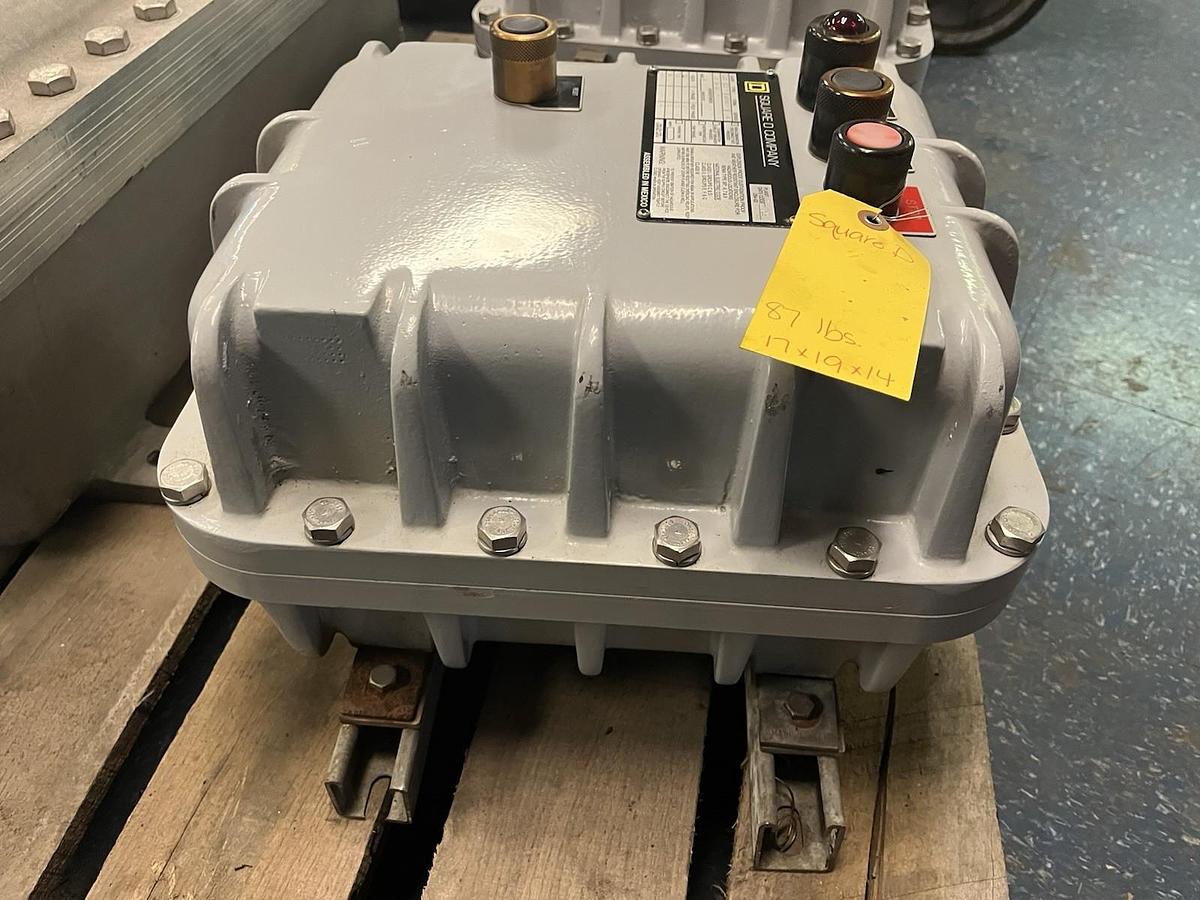 Used SQUARE D,8536-SBT42-AFF4P51T,EXPLOSION PROOF ENCLOSURE COMPONENTS ARE FAULTY