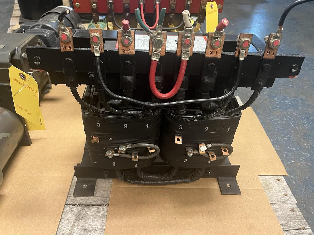 Used ALLEN BRADLEY,40022-050-03,DRY TYPE TRANSFORMER 25KV HV 480V LV 240V/120V 1PH
