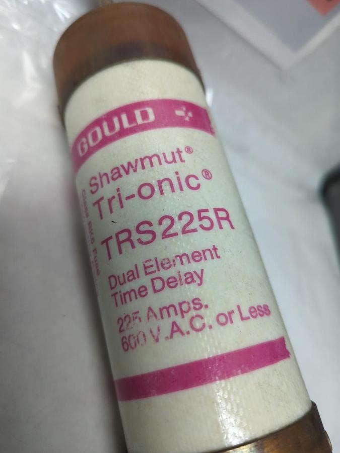 Used GOULD SHAWMUT,TRS225R,TRI-ONIC 225 AMP FUSE PRE-OWNED