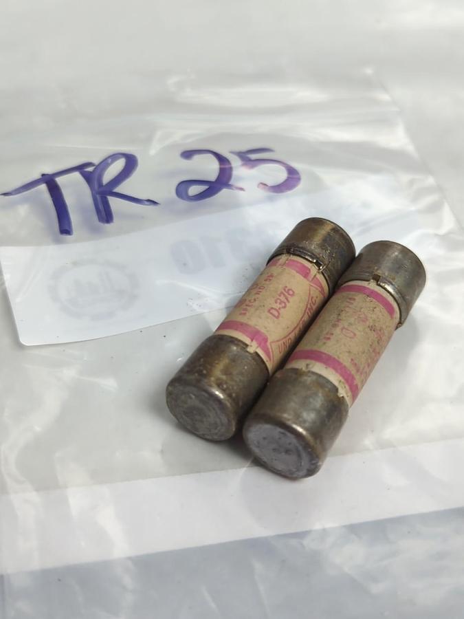 Used GOULD SHAWMUT,TR-25,TRI-ONIC 25 AMP FUSE LOT OF 2 PRE-OWNED