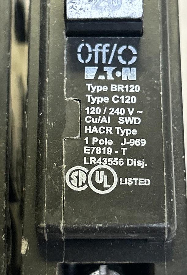 Used EATON,BR120,CIRCUIT BREAKER 20A 120/240V 1P LOT OF 4