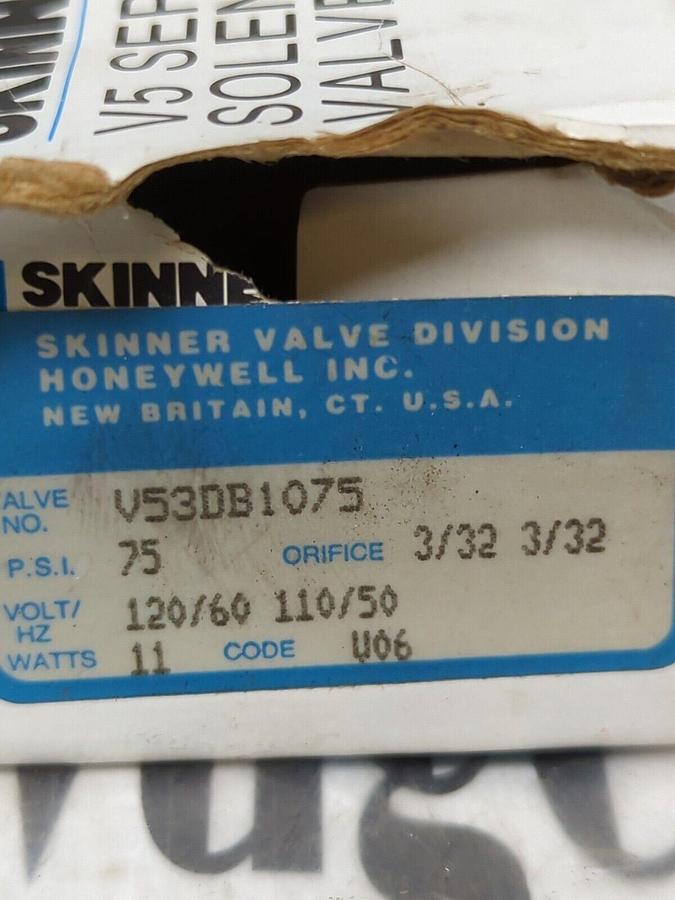 HONEYWELL,V53DB1075,SKINNER VALVE SOLEN 75 PSI  11 WATT ORIFICE 3/32 3/32 NOS