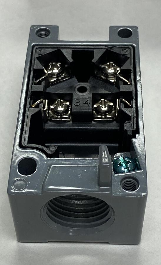 EATON,E50RA,LIMIT SWITCH RECEPTACLE LOT OF 2 NEW