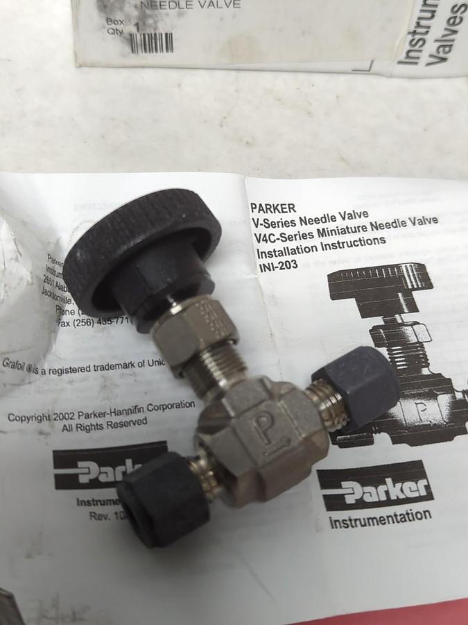 PARKER,4Z-V4LN-SS,STAINLESS STEEL NEEDLE VALVE NOS