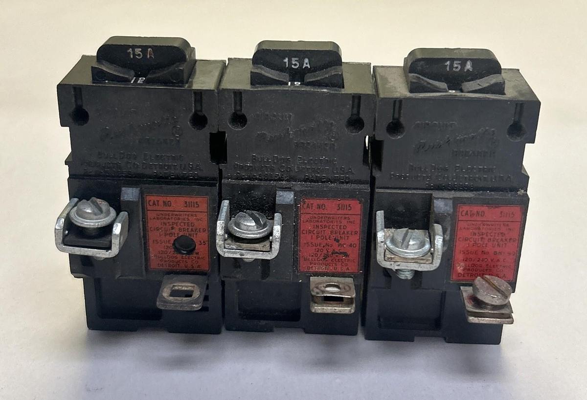 Used BULLDOG ELECTRIC,31115,PUSHMATIC CIRCUIT BREAKER 15A120/240V 1P LOT OF 3