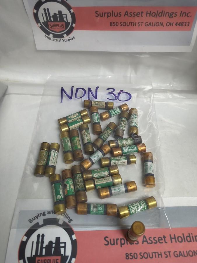 Used BUSS,NON-30,ONE-TIME 30 AMP FUSE LOT OF 27 PRE-OWNED