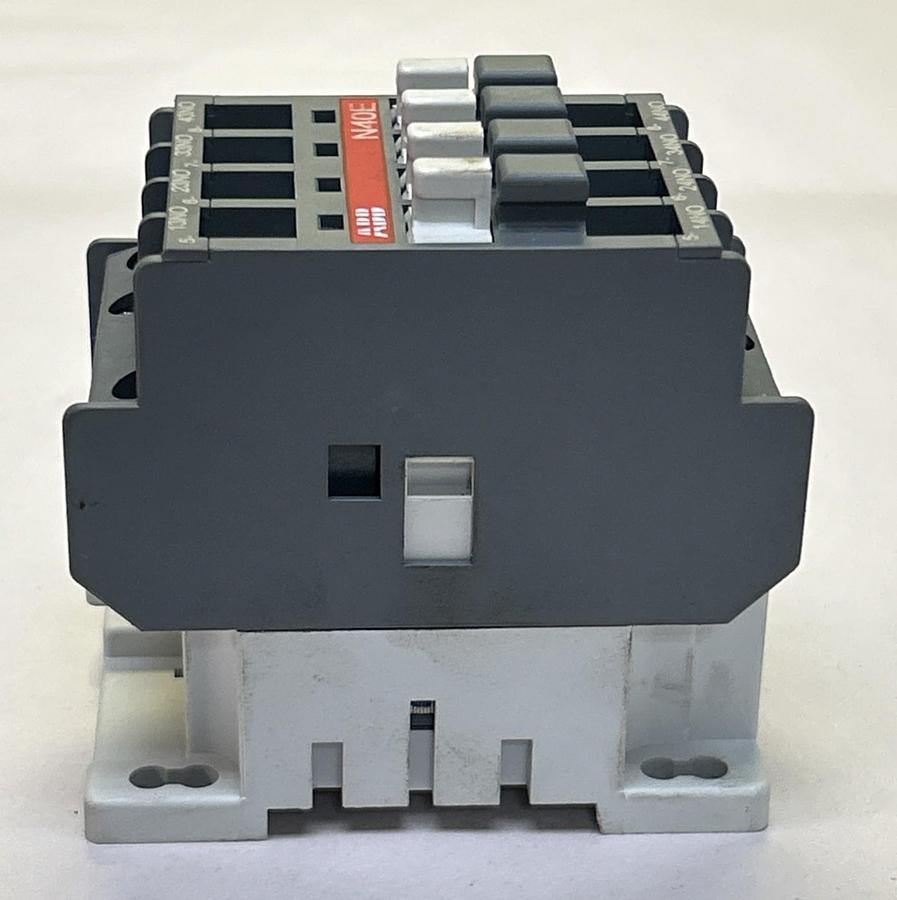 ABB,N40E,CONTACTOR 110-120V NOS