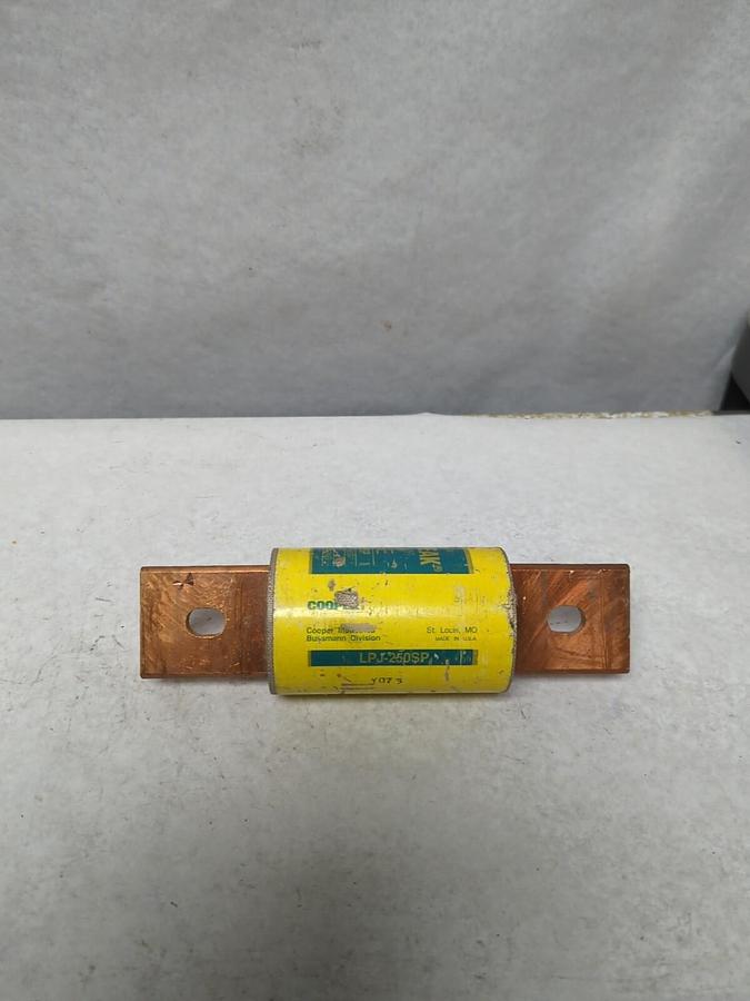 Used COOPER BUSSMANN,LPJ-250SP,LOW-PEAK 250 AMP FUSE PRE-OWNED