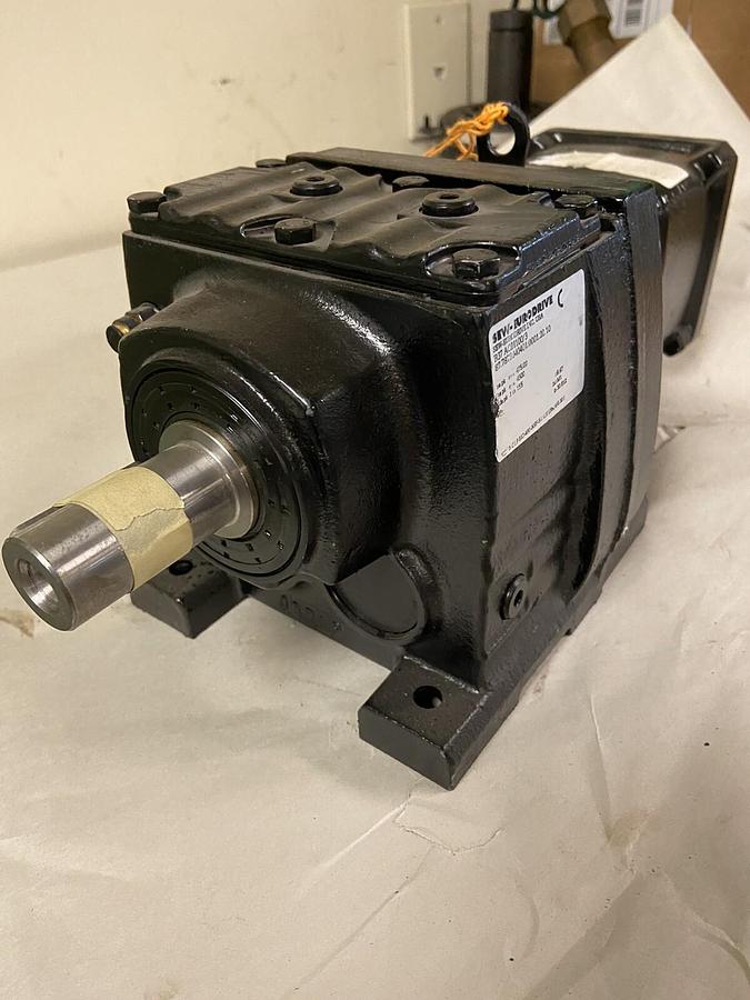 SEW Eurodrive,R37-AQH100/3 4500/475RPM,Gear Reducer Ratio 9.47