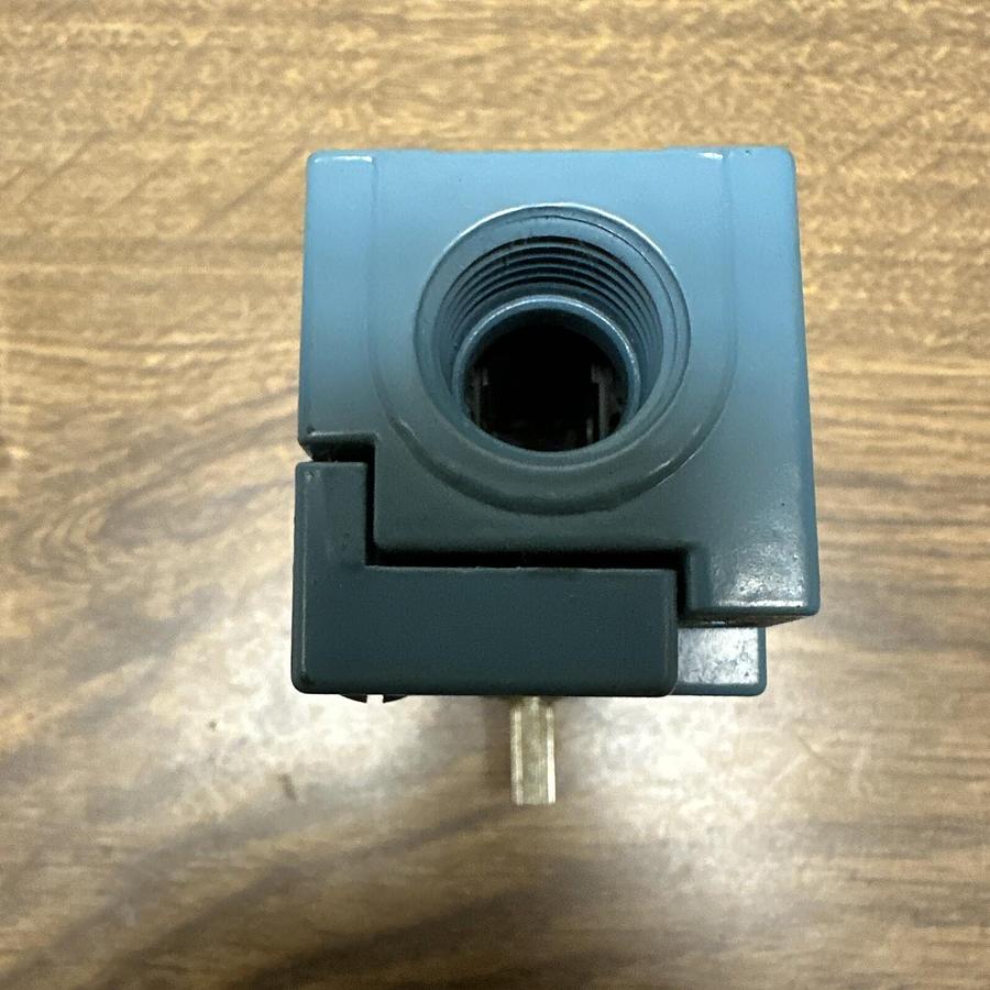 Honeywell,LSA5A,Heavy Duty Micro Switch