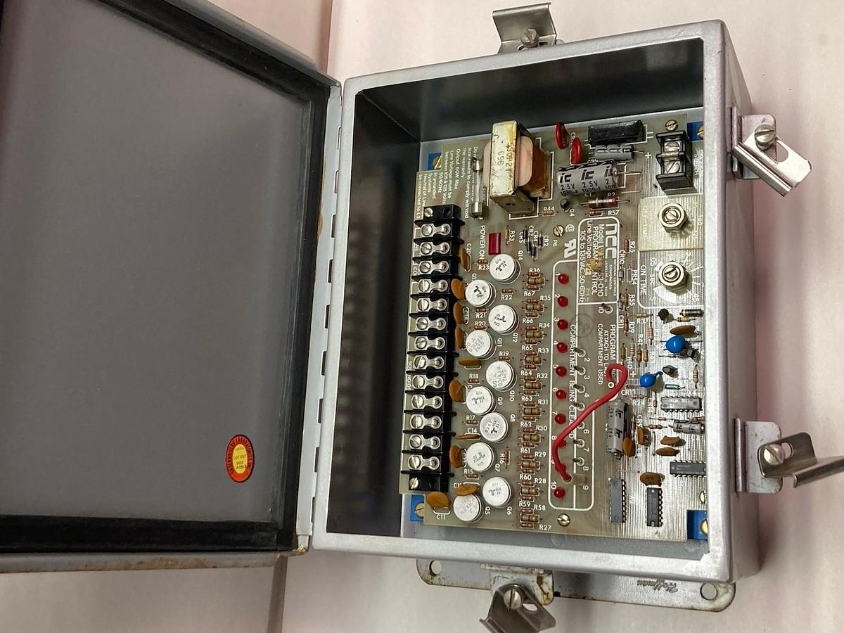 Used Underwriters Laboratories,F-4314,Cutout Box 120V 60HZ