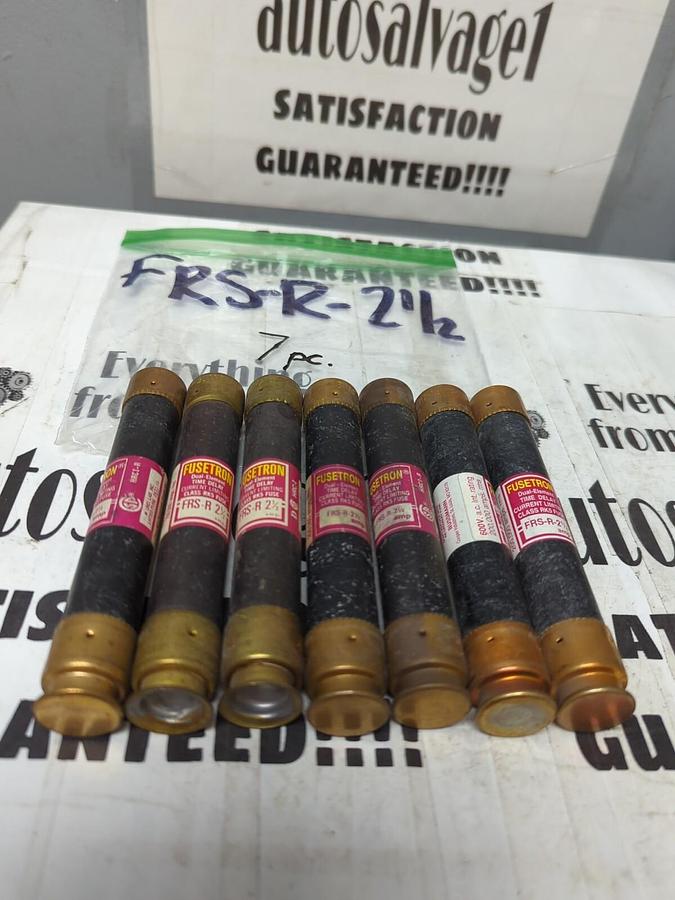 COOPER BUSSMANN,FRS-R-2-1/2,FUSETRON 2-1/2 AMP FUSES LOT OF 7 NOS
