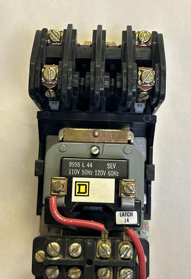 Used SQUARE D,8903L040,LIGHTING CONTACTOR