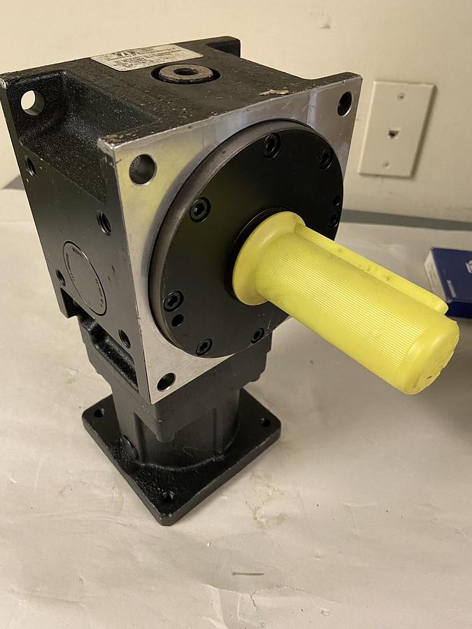 ZF,WT140,Gear Reducer Ratio 6 Shaft 1-1/4 INCH