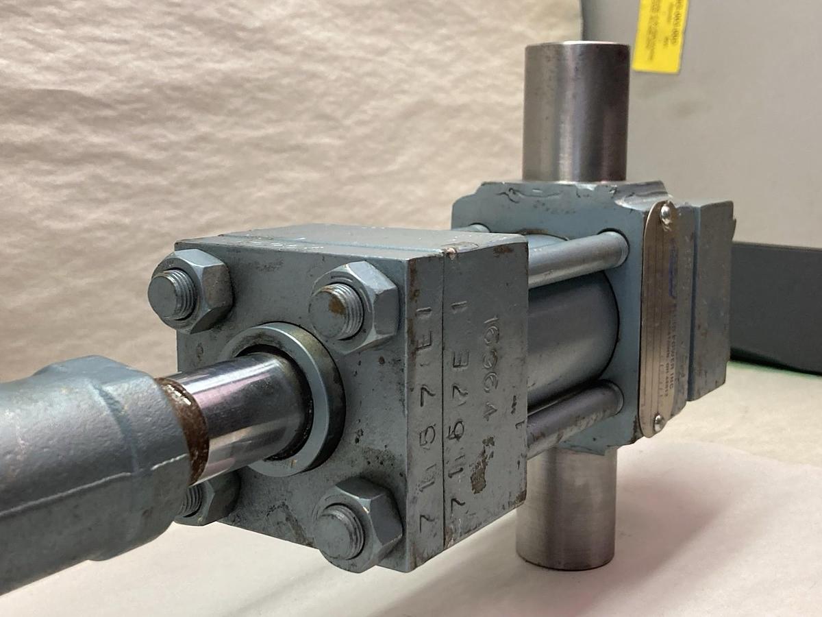 Used R&M,375A-16964,Hydraulic Cylinder 2x4x1 16964