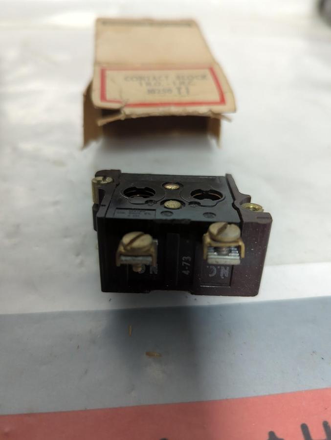 CUTLER HAMMER,10250T1,CONTACT BLOCK T1 LOT OF 2 NOS